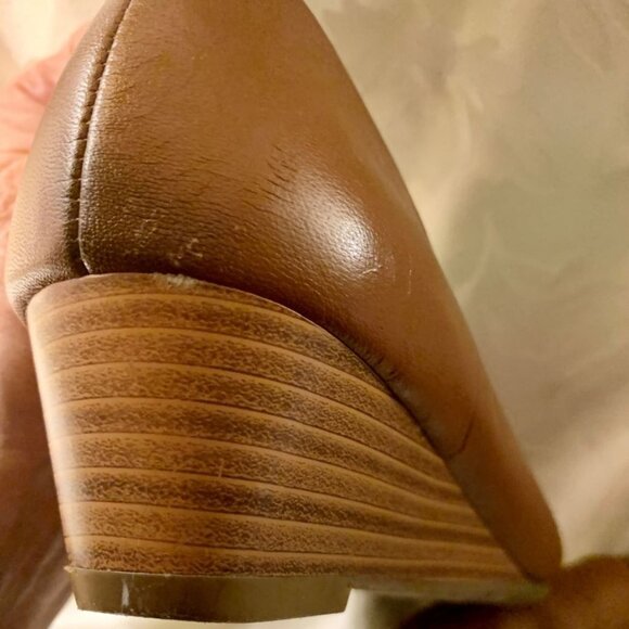Aerosoles Classic Camel Pumps 8 M—Priced to go!  Half price! - Picture 7 of 7